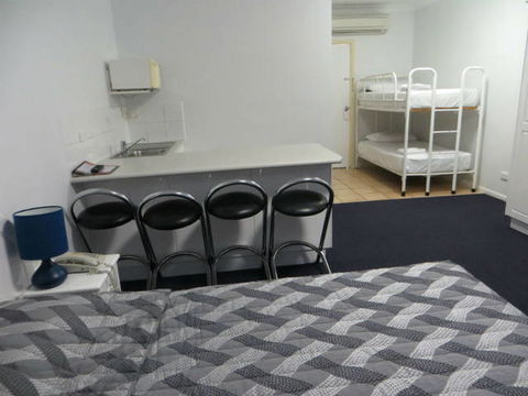 Charters Towers Heritage Lodge Motel - New South Wales Tourism  6