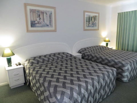 Charters Towers Heritage Lodge Motel - New South Wales Tourism  7