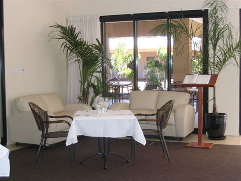 Chinchilla Palms Motor Inn - New South Wales Tourism  0