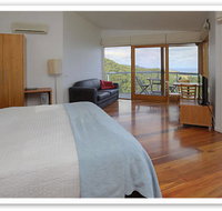 Chris's Beacon Point Restaurant  Villas - New South Wales Tourism 