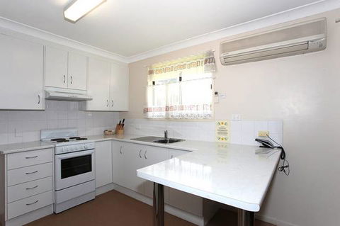 Clifford Gardens Motor Inn - New South Wales Tourism  1