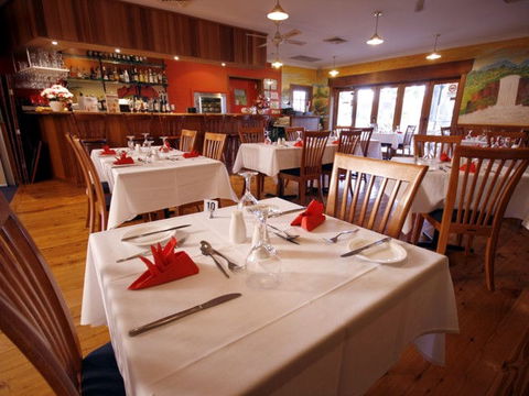 Colonial Motel - New South Wales Tourism  2