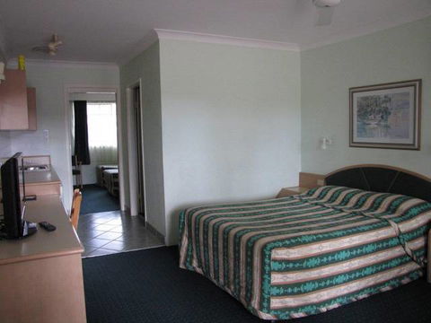 Colonial Terrace Motor Inn - New South Wales Tourism  2