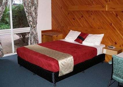 Comfort Inn Bert Hinkler - New South Wales Tourism  0