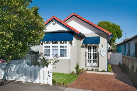 Petite Chalet - New South Wales Tourism  3