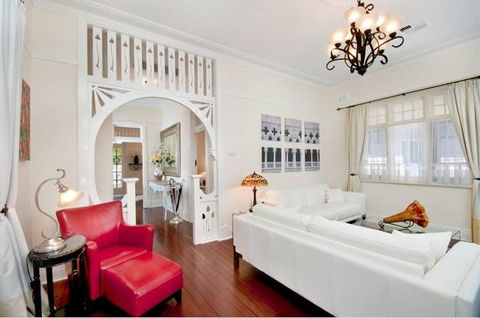 Petite Chalet - New South Wales Tourism  4