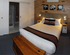 Copper Country Motor Inn & Restaurant - New South Wales Tourism  1