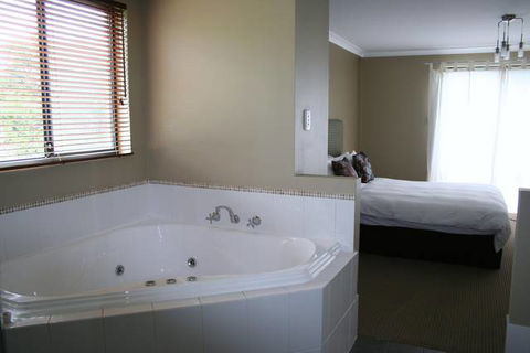 Cosy Corner Beach Cottages - New South Wales Tourism  1