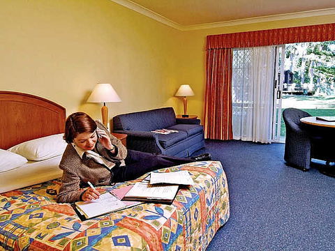 Country Comfort Terrigal - New South Wales Tourism  3