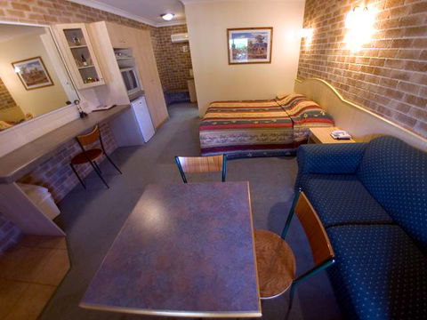Country Gardens Motor Inn - New South Wales Tourism  3