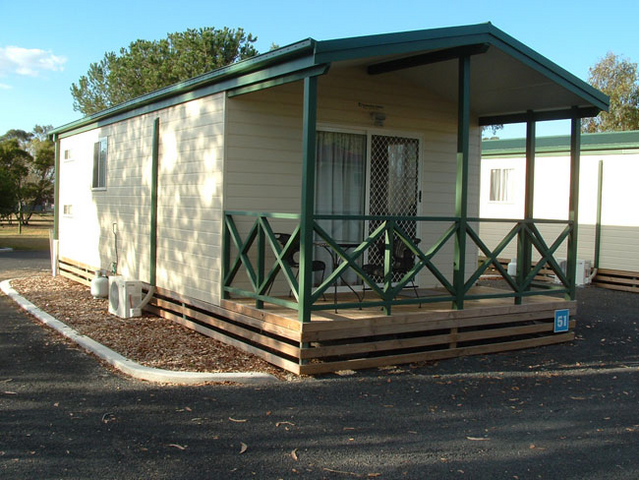 Country Road Caravan Park - New South Wales Tourism  1