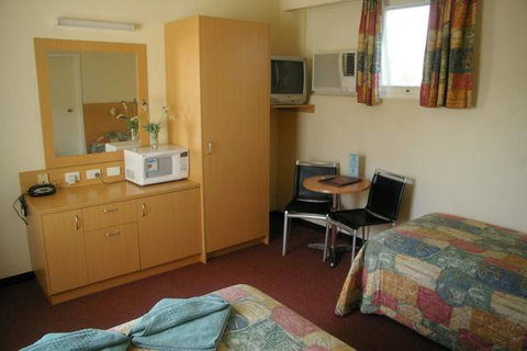 Cowra Motor Inn - New South Wales Tourism  2