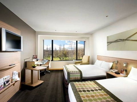 Crowne Plaza Canberra - New South Wales Tourism  0