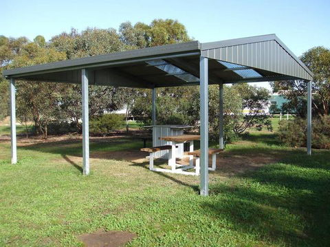 Cummins Community Caravan Park - New South Wales Tourism  1