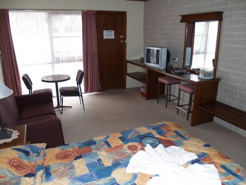 Darlot Motor Inn - New South Wales Tourism  1