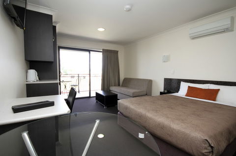 Dalby Fairway Motor Inn - New South Wales Tourism  1