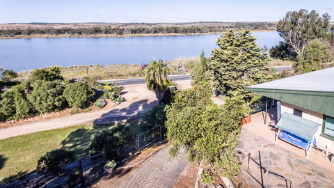 River Shack Rentals - Purnong Rd Mannum - New South Wales Tourism  0