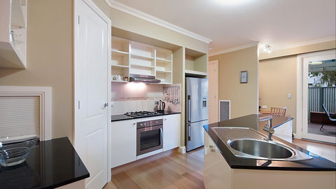 Mt Gambier Apartments - New South Wales Tourism  0