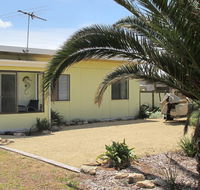 Seahorse Beach Shack - New South Wales Tourism 
