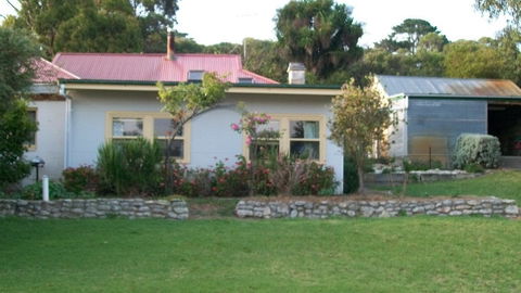 Stonewalls Cottage - New South Wales Tourism  0