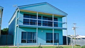 Unwind At Beachfront Middleton - New South Wales Tourism  0