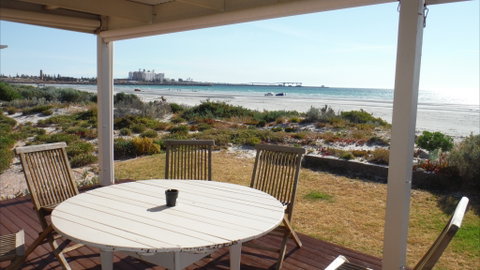 The Otago Beach Shack - New South Wales Tourism  0