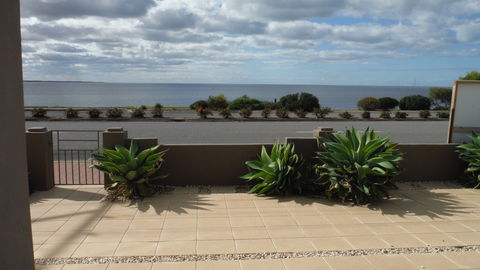 Stansbury Beach House - New South Wales Tourism  0