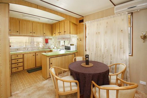 Mapleton Cabins & Caravan Park - New South Wales Tourism  4