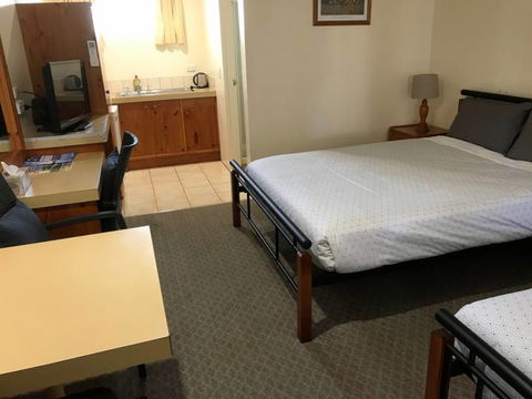 Cooks Endeavour Motor Inn–Tweed Heads - New South Wales Tourism  0