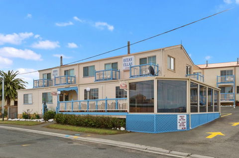 AMOS HOUSE & SWANSEA VILLAS - New South Wales Tourism  0