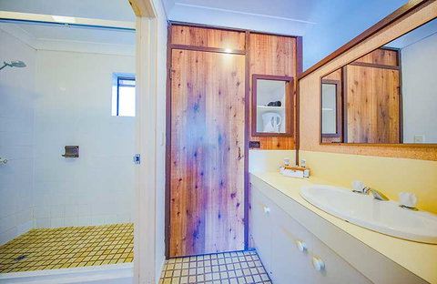 Red Star Hotel Palm Beach - New South Wales Tourism  6