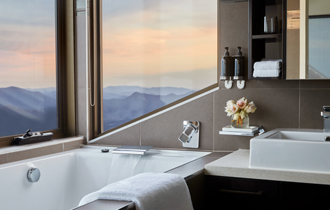 Breathtaker All Suite Hotel & Spa - New South Wales Tourism  8