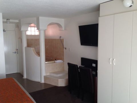 El Paso Motor Inn - New South Wales Tourism  14