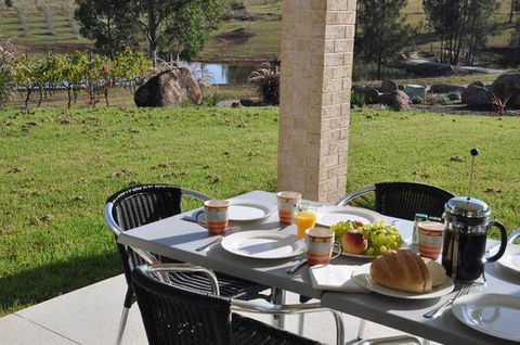 Ghost Riders Vineyard Lodge - New South Wales Tourism  1