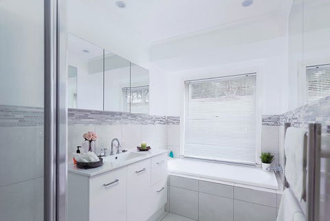 Jacaranda Cottages - New South Wales Tourism  12
