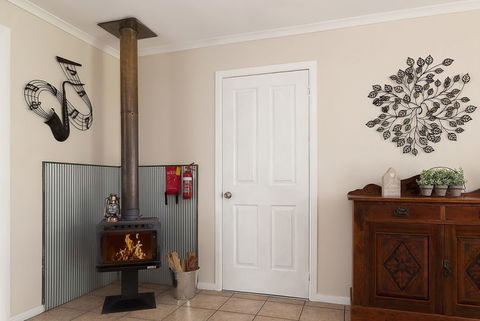 Jacaranda Cottages - New South Wales Tourism  13