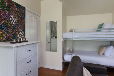 Jacaranda Cottages - New South Wales Tourism  5