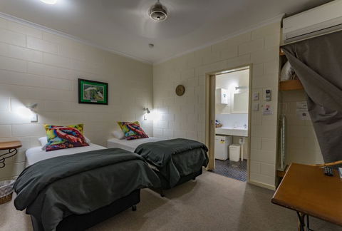 Kookaburra Lodge Motel - New South Wales Tourism  2