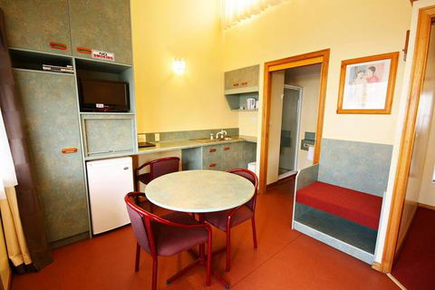Downs Motel - New South Wales Tourism  7