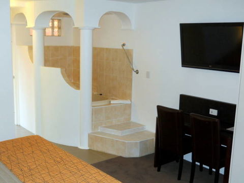El Paso Motor Inn - New South Wales Tourism  6