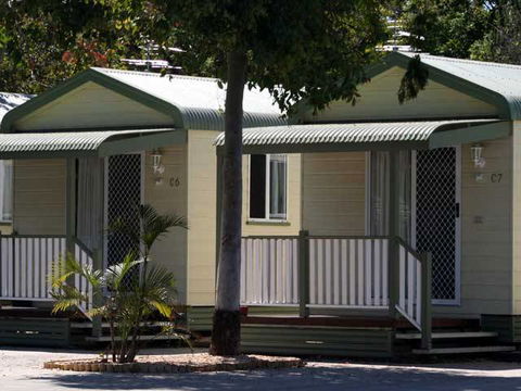Emerald Cabin & Caravan Village - New South Wales Tourism  0