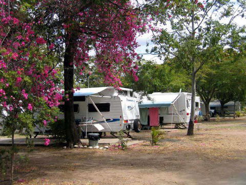 Emerald Cabin & Caravan Village - New South Wales Tourism  3