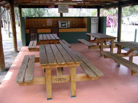 Emerald Cabin & Caravan Village - New South Wales Tourism  4