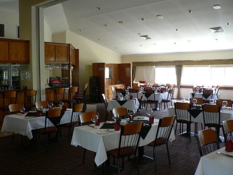 Emerald Explorers Inn - New South Wales Tourism  6