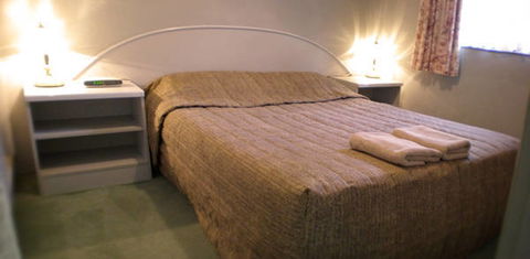 Estelle Kramer Motor Inn - New South Wales Tourism  4