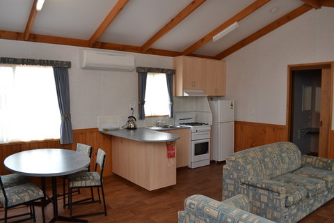 Euston Club Cabin Resort - New South Wales Tourism  4