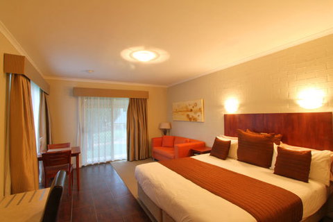 Euston Club Cabin Resort - New South Wales Tourism  6