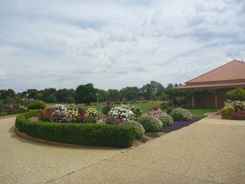 Fairways Bed & Breakfast At Jerilderie - New South Wales Tourism  0