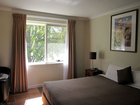 Forrest Hotel & Apartments - New South Wales Tourism  0