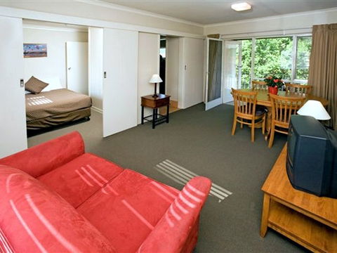 Forrest Hotel & Apartments - New South Wales Tourism  6